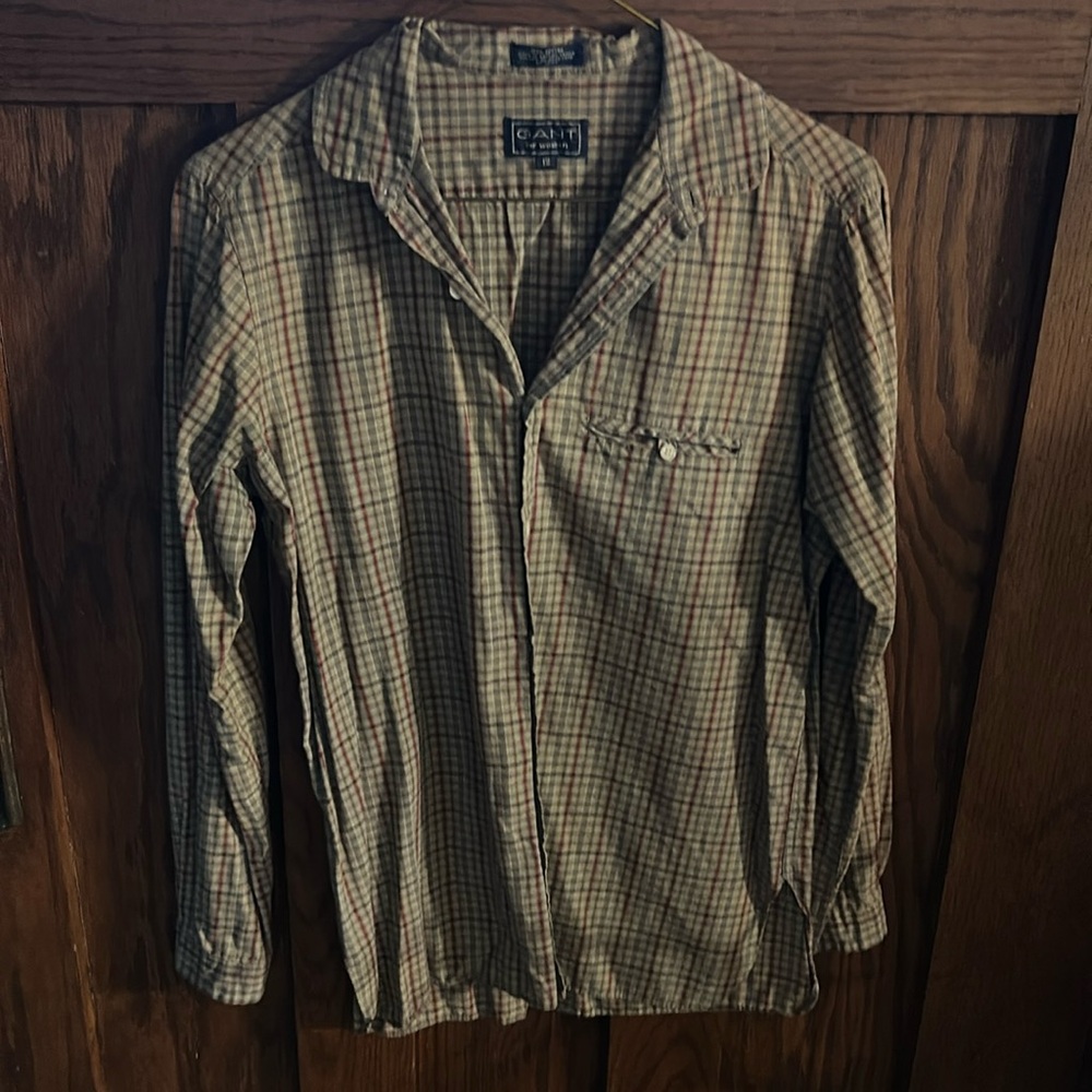 Casual Earth-Tone Plaid Shirt